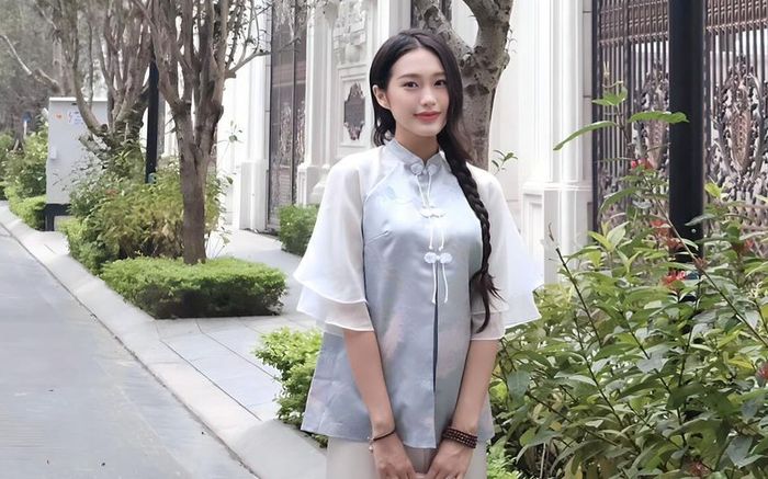 Vợ Đoàn Văn Hậu công khai si mê một nam thần