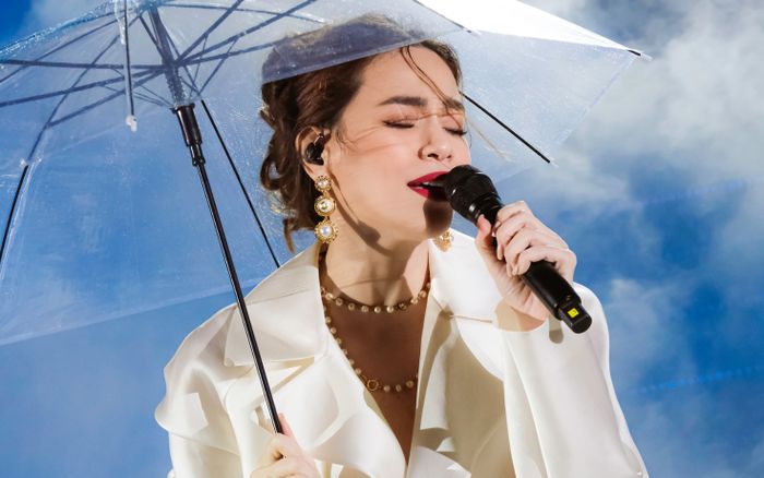 Hồ Ngọc Hà từng khóc liên tục trên máy bay vì chia tay một người