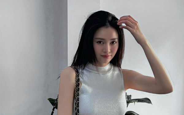 Ninh Dương Lan Ngọc gầy gò sau hai tháng đi du học