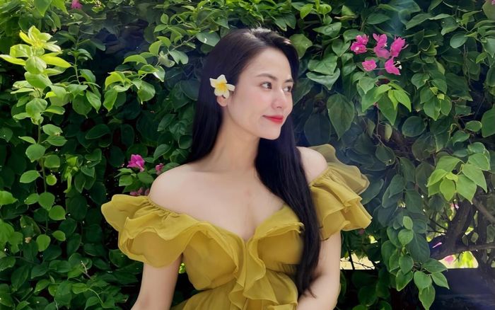 'Vợ' Thanh Sơn khoe vòng 1 đẫy đà, đẹp chuẩn tiểu thư đài các với nhan sắc quá đỉnh
