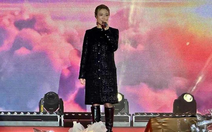 Nữ ca sĩ nổi tiếng vừa bị đài truyền hình cấm lên sóng: Danh tính chẳng xa lạ