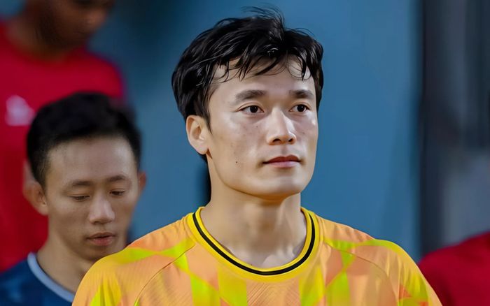 Thủ môn Bùi Tiến Dũng và 2 cầu thủ chia tay HAGL về lại đội của Quang Hải