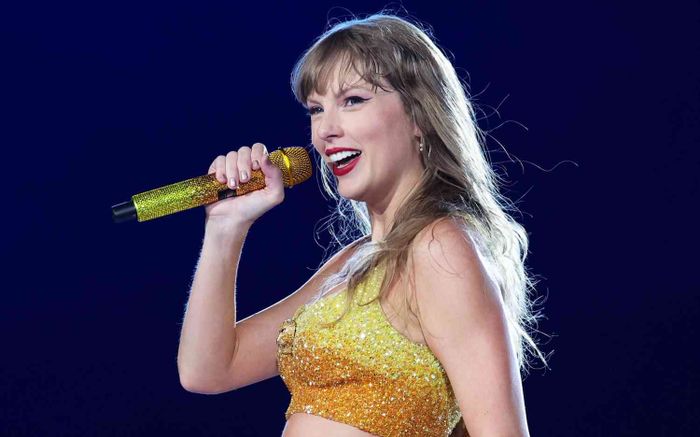 Taylor Swift choáng ngợp trước hành động của người hâm mộ