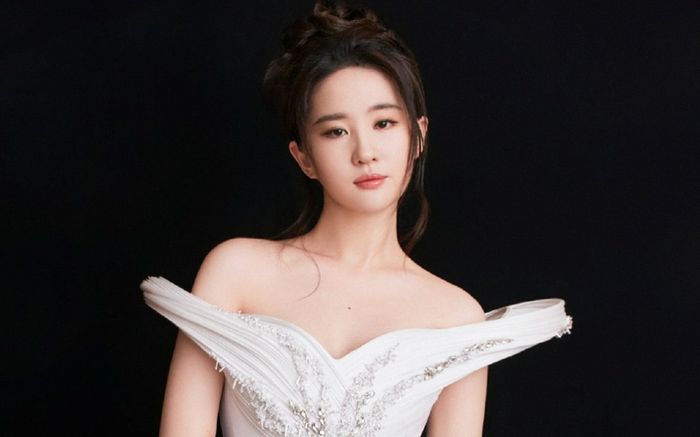 Lưu Diệc Phi và 'ông xã' thông báo tin vui sau 1 tháng về chung nhà