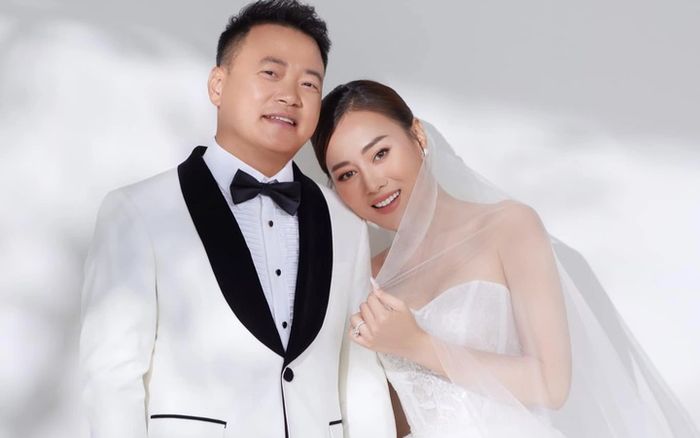 Phương Oanh tiết lộ nỗi sợ của Shark Bình