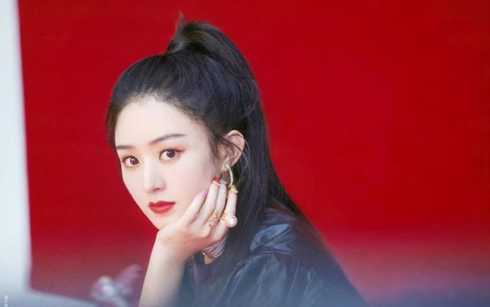 Yêu con ruột hết mực nhưng đi đóng phim Triệu Lệ Dĩnh lại là bà mẹ bất hạnh