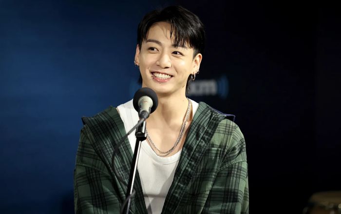 JungKook lập nên lịch sử cho nghệ sĩ solo Kpop dù đang nhập ngũ