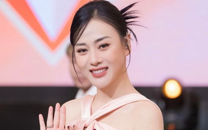 Nhan sắc của Phương Oanh thời 'chưa vướng bụi trần' hot trở lại giữa ồn ào của Shark Bình