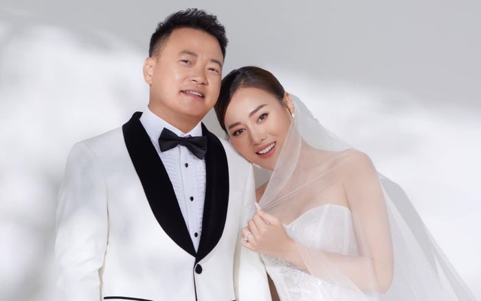 Á hậu Kim Chi tiếp tục phân trần về tin đồn với Shark Bình