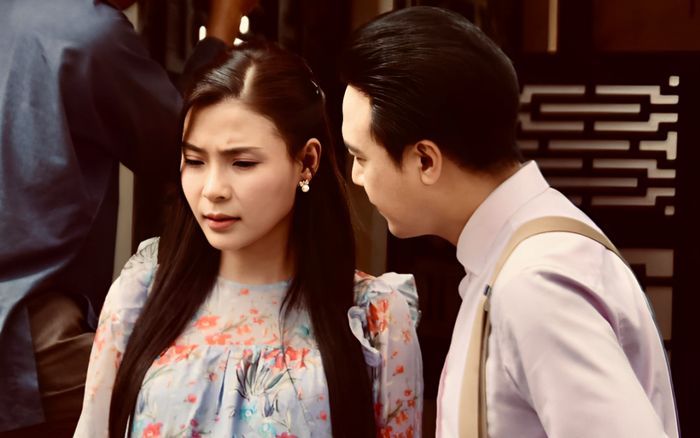 Thúy Diễm để lộ vòng 2 lùm lùm khi quay phim mới cùng Thanh Duy