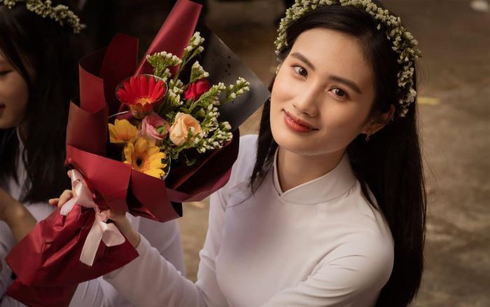 Hai em gái dễ thương của Hoa hậu Ý Nhi