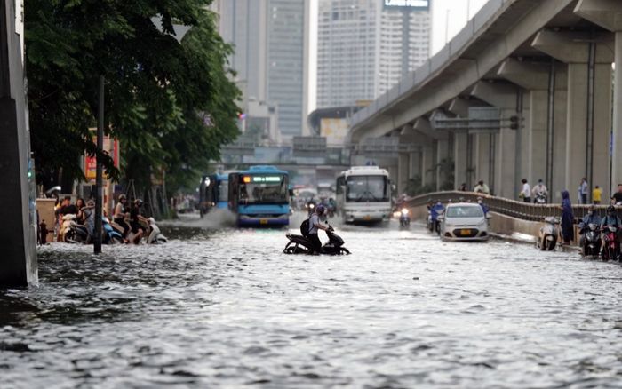 Cảnh báo mưa dông lớn ở Bắc bộ