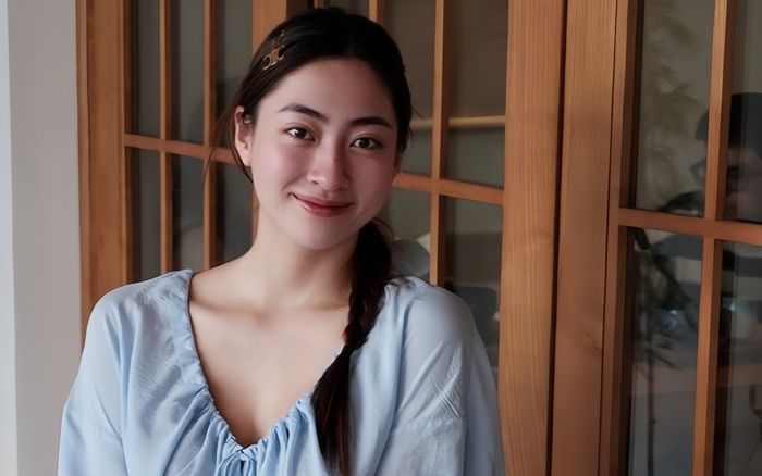 Đẳng cấp quý cô: Lương Thùy Linh mang túi 92 triệu