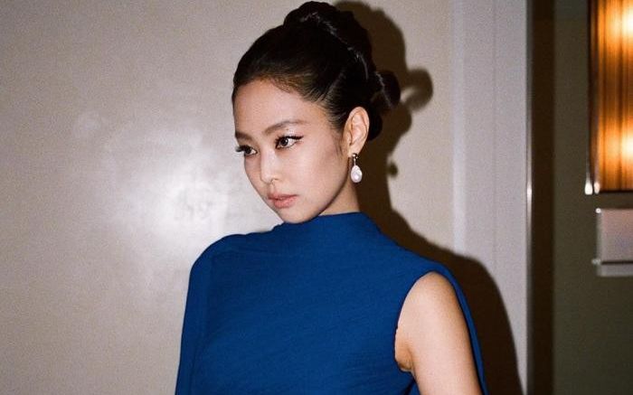 Jennie làm gì mà khiến fan thắc mắc: 'Chị có ổn không?'