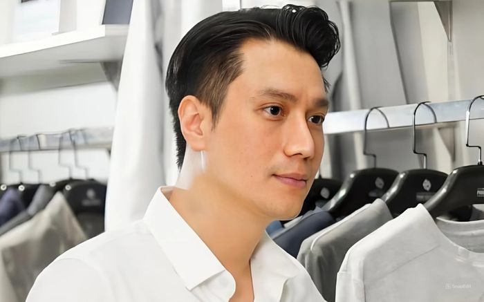 Việt Anh chính thức thông báo tin mừng với 'bạn gái' xinh đẹp kém 17 tuổi