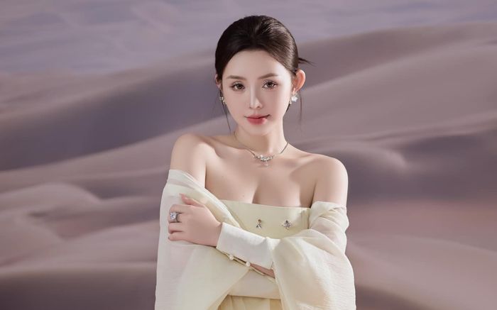 Quỳnh Kool khoe vẻ đẹp căng tràn ở tuổi 29