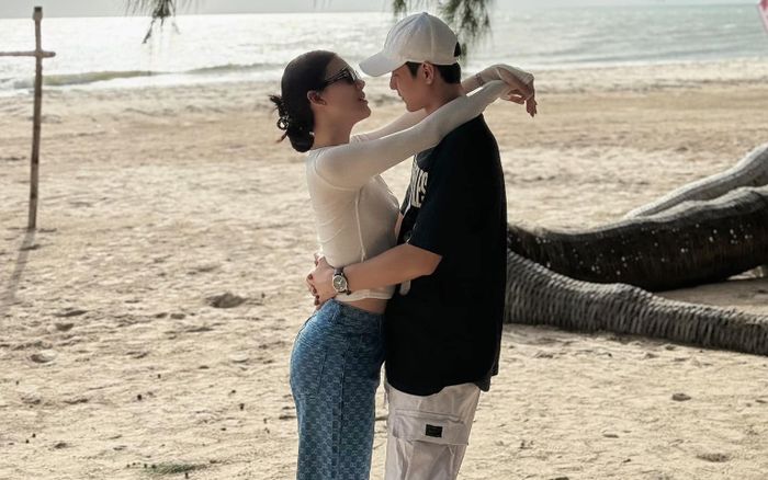 Ngọc Trinh hạnh phúc bên bạn trai sau biến cố