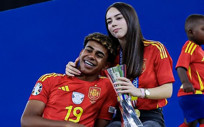 Thần đồng 17 tuổi phản ứng gắt sau khi bị bạn gái nóng bỏng cho 'mọc sừng'