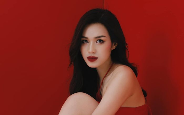 Đỗ Thị Hà bị 'dìm', nhan sắc khác lạ