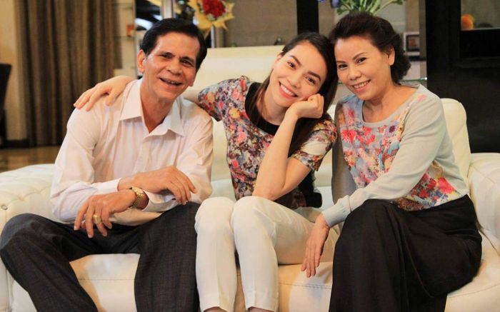 Mẹ Hồ Ngọc Hà chia sẻ xúc động về con gái