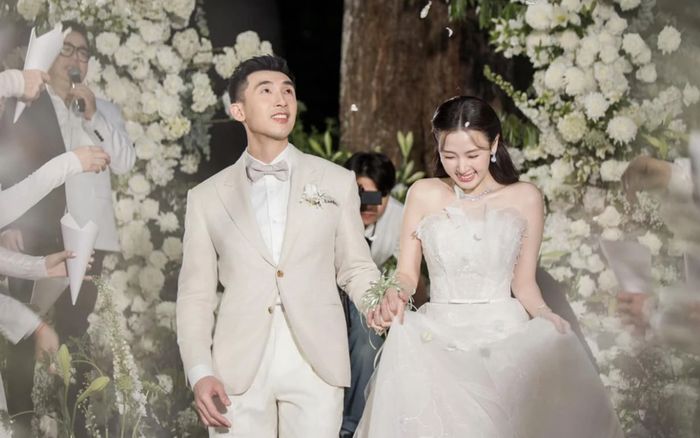 Midu tận hưởng tuần trăng mật tại nơi đắt đỏ, giá tiền phải chi ra gây sốc