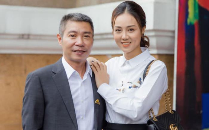 Vợ trẻ tiết lộ không sống chung, NSND Công Lý nói đúng 2 từ