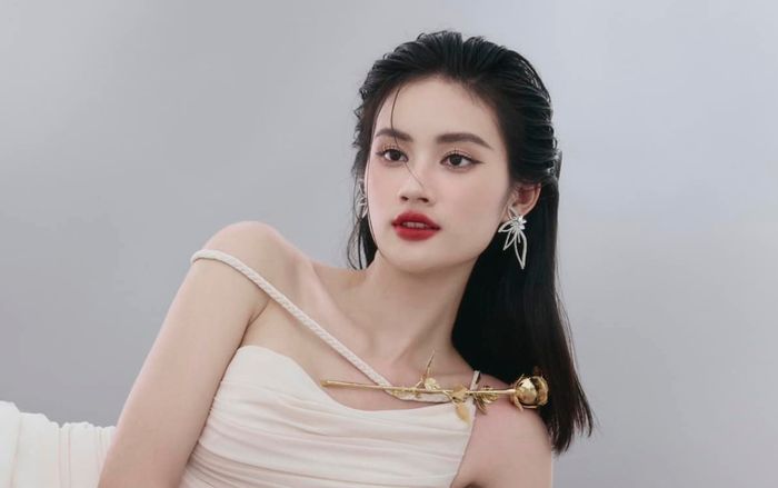 Hoa hậu Ý Nhi ngày càng xuất sắc khiến chủ tịch Miss World Vietnam tự hào