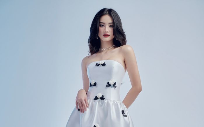 Hoa hậu Ý Nhi không 'sến' khi diện váy đính nhiều nơ