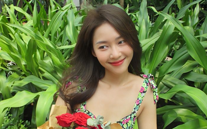 Khả Ngân công khai hẹn hò với một ngôi sao đình đám, đối phương lớn hơn 20 tuổi nhưng cực trẻ đẹp