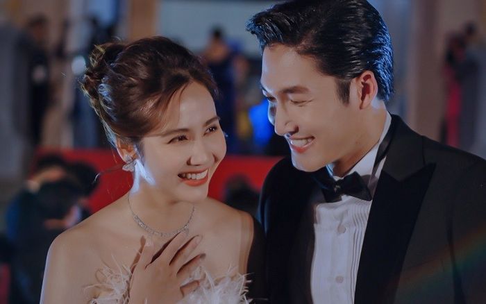 Huyền Lizzie bất ngờ khoe ảnh tình tứ cùng Đình Tú, dân tình ngóng đợi ngày công khai