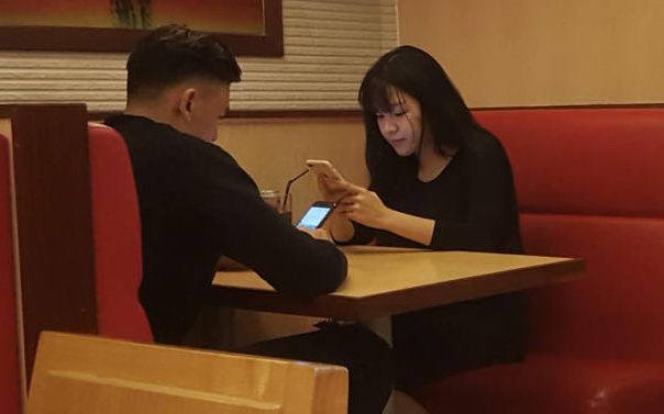 Những lần hiếm hoi Đặng Văn Lâm và vợ sắp cưới chung khung hình