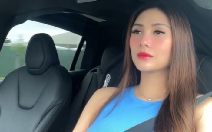 Chuyện gì đang xảy ra với siêu mẫu Võ Hoàng Yến khi mang bầu ở tháng thứ 7?