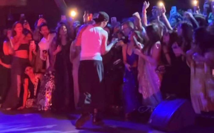 Nam ca sĩ được trả hơn 250 tỷ hát đám cưới con trai tỷ phú