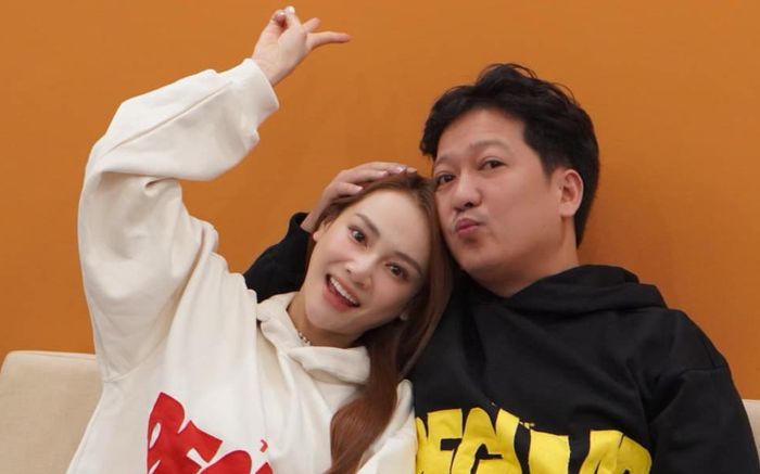 Trường Giang đưa hai con về quê, nói rõ lý do Nhã Phương vắng mặt trong khung hình