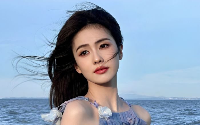 Nam chính phim Độ Hoa Niên từng vướng nghi vấn qua đêm cùng Bạch Lộc