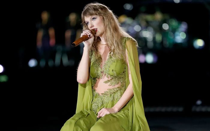 Khán giả ồ ạt bán lại vé concert của Taylor Swift