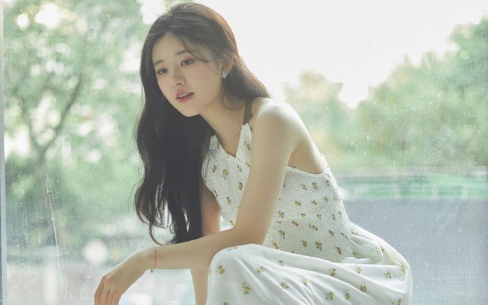 Triệu Lộ Tư đang tự biến mình thành trò cười