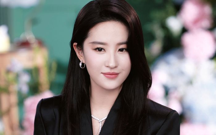 Lưu Diệc Phi được khen ngợi hết lời sau Câu Chuyện Hoa Hồng