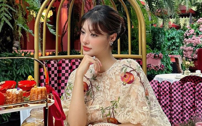 Mẹo diện đồ giấu bầu siêu đỉnh của Á hậu Kiều Loan