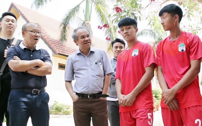 Thay đổi không tưởng từ HAGL của bầu Đức