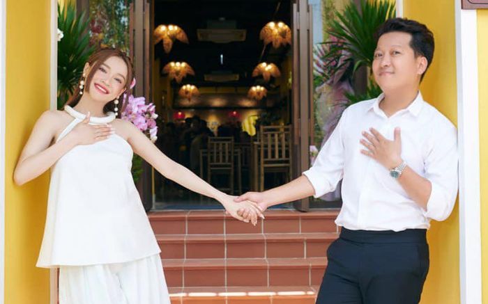 Trường Giang và Nhã Phương làm chuyện đặc biệt gì trong biệt thự 70 tỷ ở Đồng Nai?