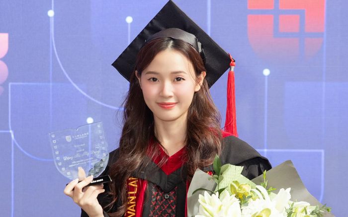 Bị soi chi tiết bất thường về bằng cấp làm giảng viên, Midu nói gì?