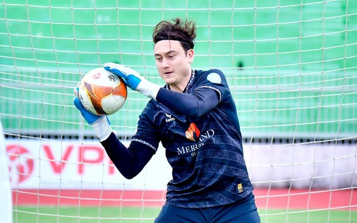 Thủ môn Đặng Văn Lâm về hạng Nhất với giá hơn 30 tỷ: HLV Kim Sang Sik lo sốt vó?