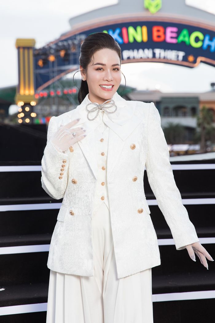 Tên thật của Nhật Kim Anh?