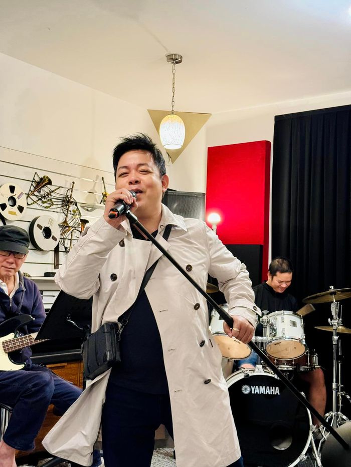 Tên thật của Quang Lê?