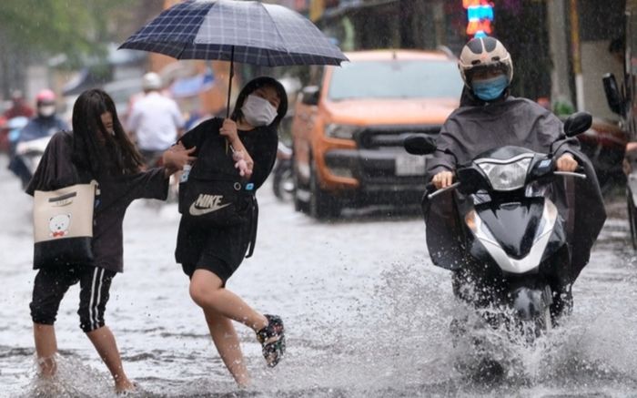 Miền Bắc tiếp tục hứng mưa lớn