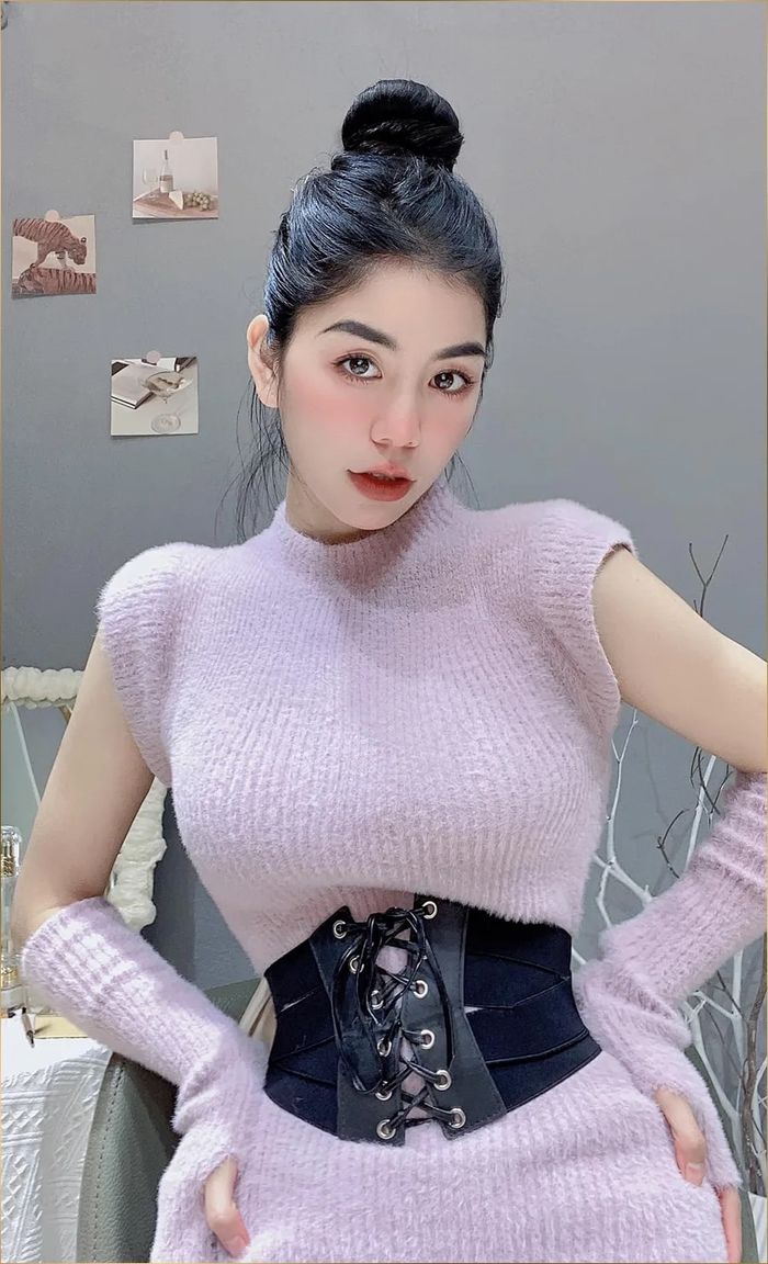 Hằng Du Mục được mệnh danh là gì khi thành công trong lĩnh vực livestream bán hàng?