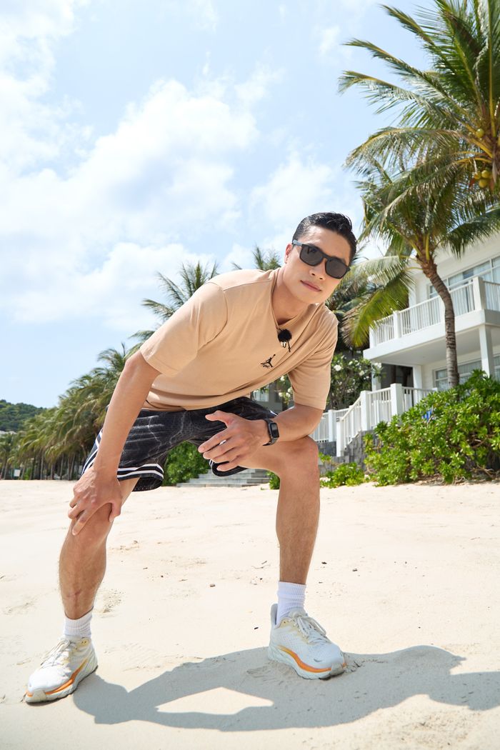 Trở về sau buổi hẹn hò với Yuna Vũ, Trần Mạnh Kiên đã chia sẻ với Wukong và Hà An Huy về cô gái này là: "Yuna Vũ rất trẻ con, nhưng tôi muốn tìm hiểu thêm vì thấy cô ấy khá thú vị". Đúng hay sai?