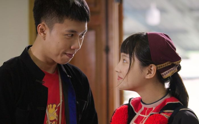 Đi Giữa Trời Rực Rỡ tràn ngập cảnh 'đụng chạm' của Pu và Chải khiến khán giả phấn khích