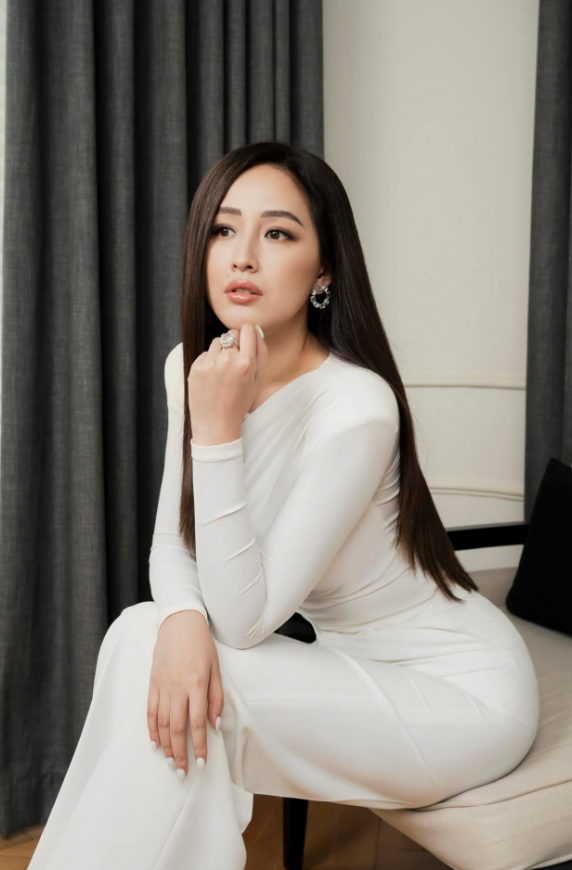 Mai Phương Thúy từng bị khán giả ném đá, gay gắt đòi tước vương miện, nguyên nhân do đâu?